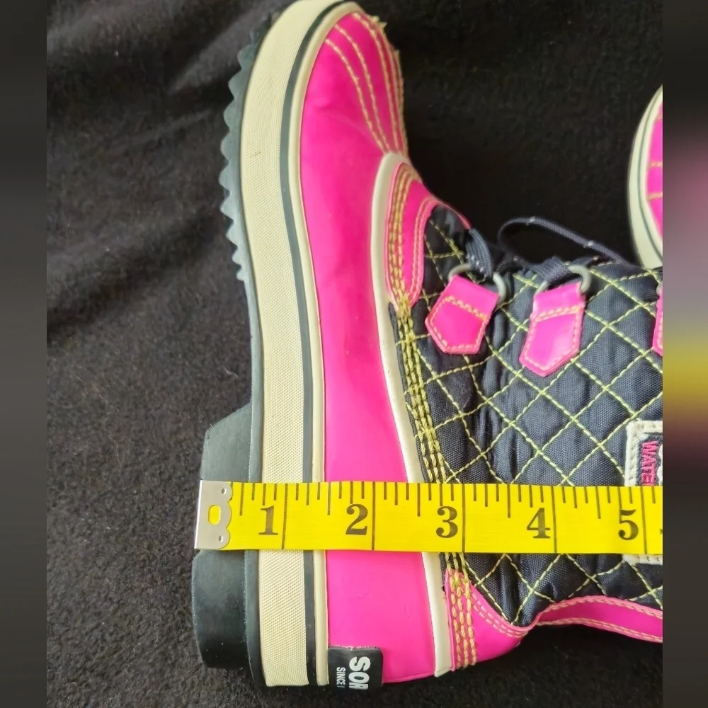 Sorel Torino Pink and Black Winter Insulated & Waterproof Boots - Size 8